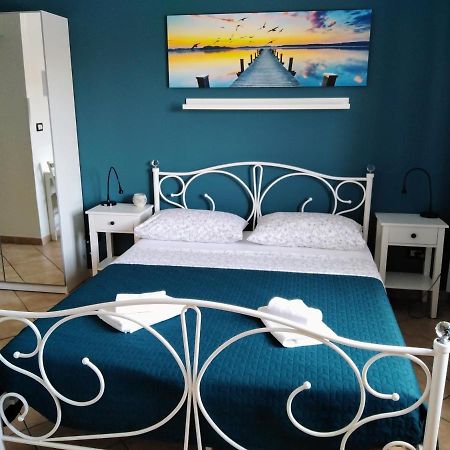 Guesthouse Mila Ровин Екстериор снимка