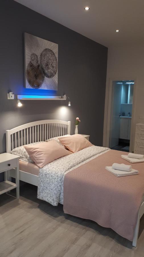Guesthouse Mila Ровин Екстериор снимка