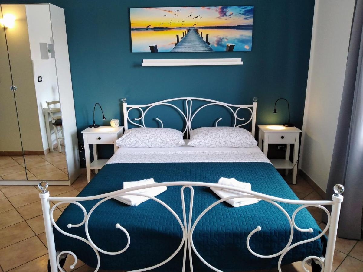 Guesthouse Mila Ровин Екстериор снимка