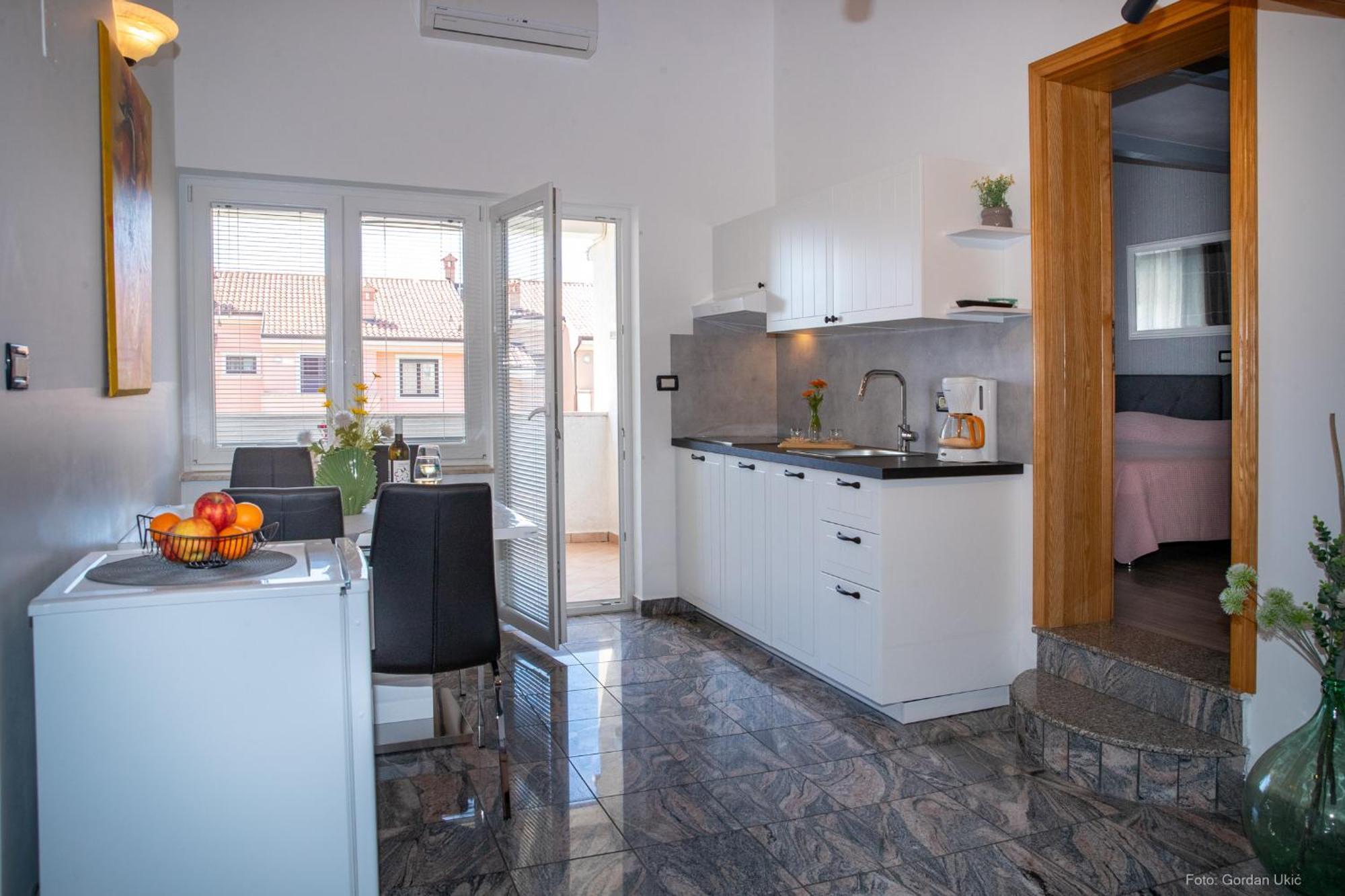 Guesthouse Mila Ровин Стая снимка