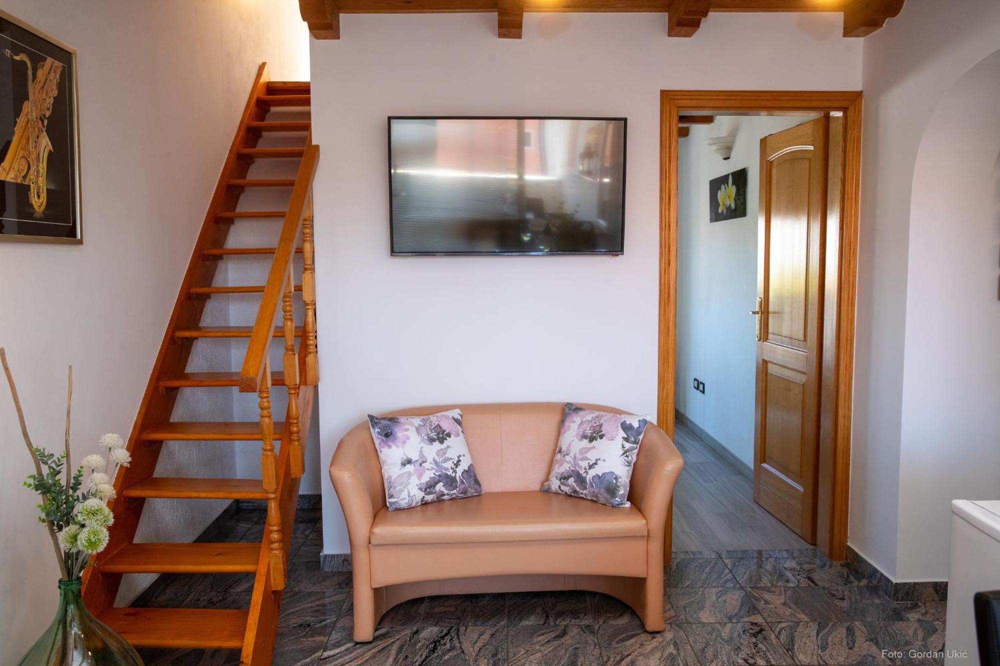 Guesthouse Mila Ровин Стая снимка