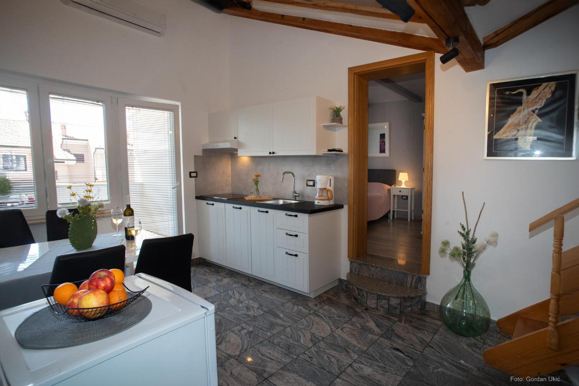 Guesthouse Mila Ровин Стая снимка