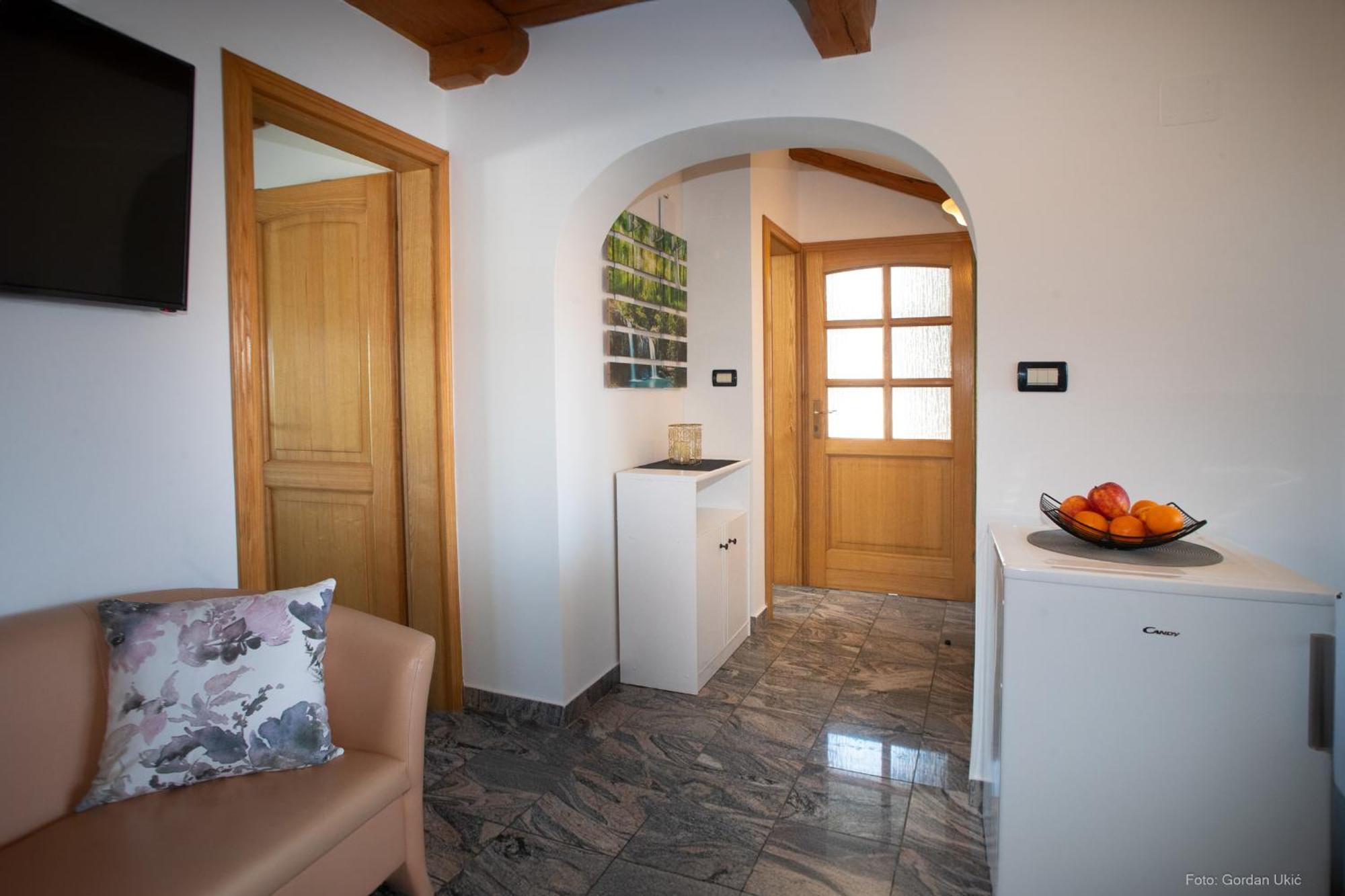 Guesthouse Mila Ровин Стая снимка