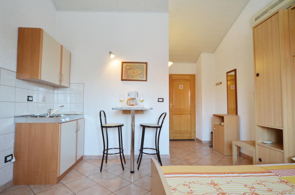 Guesthouse Mila Ровин Стая снимка